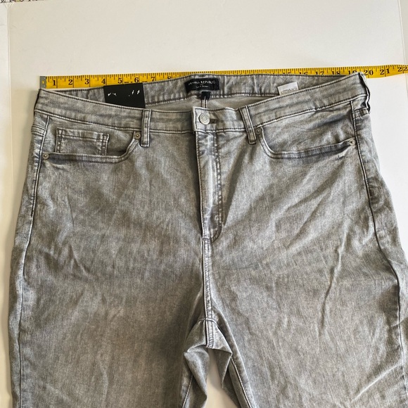 Banana Republic Grey Wash Skinny Jeans - Picture 8 of 11